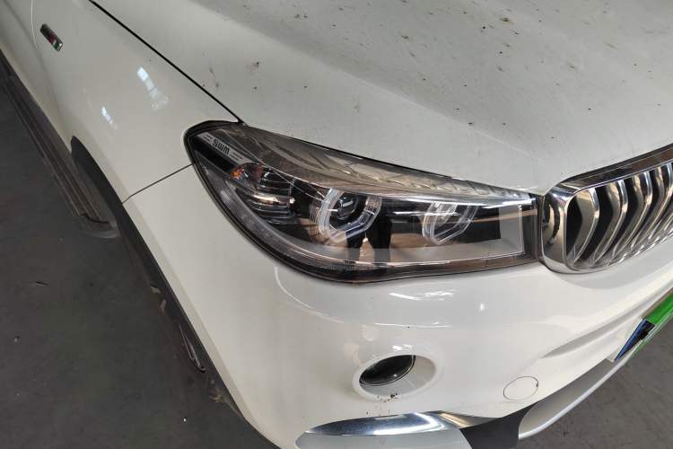 Used SWM X7 2020 2.0L Manual Comfort Version 7 Seats Right Front Headlight
