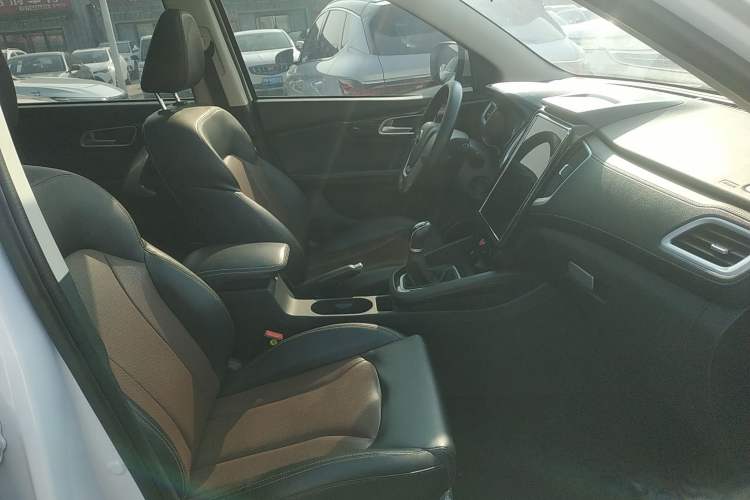 Used SWM X7 2020 2.0L Manual Comfort Version 7 Seats Right Front Seat