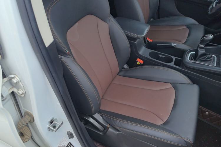 Used SWM X7 2020 2.0L Manual Comfort Version 7 Seats Right Front Seat
