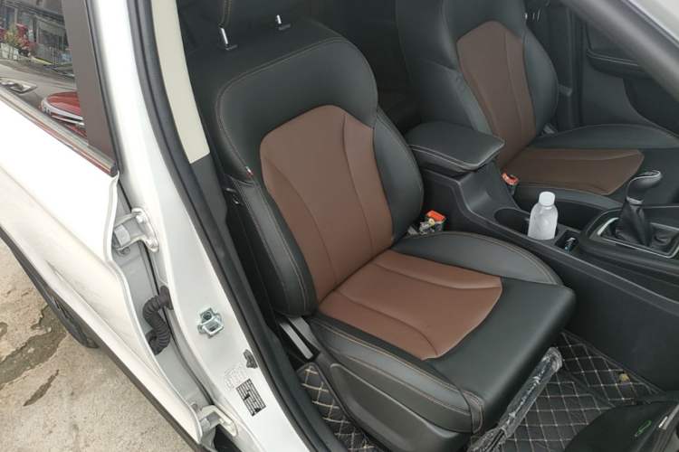 Used SWM X7 2020 2.0L Manual Elite Version 7 Seats Right Front Seat