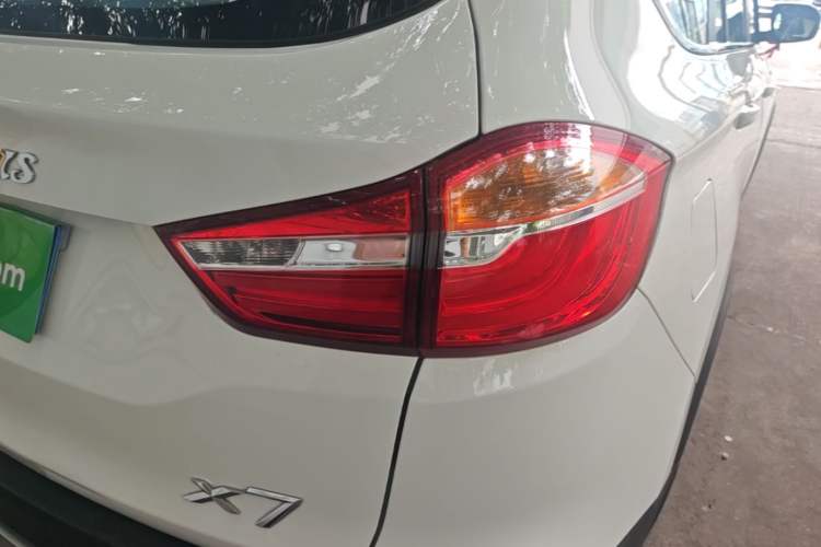 Used SWM X7 2020 2.0L Manual Champion Edition 7 Seats Right Rear Taillight