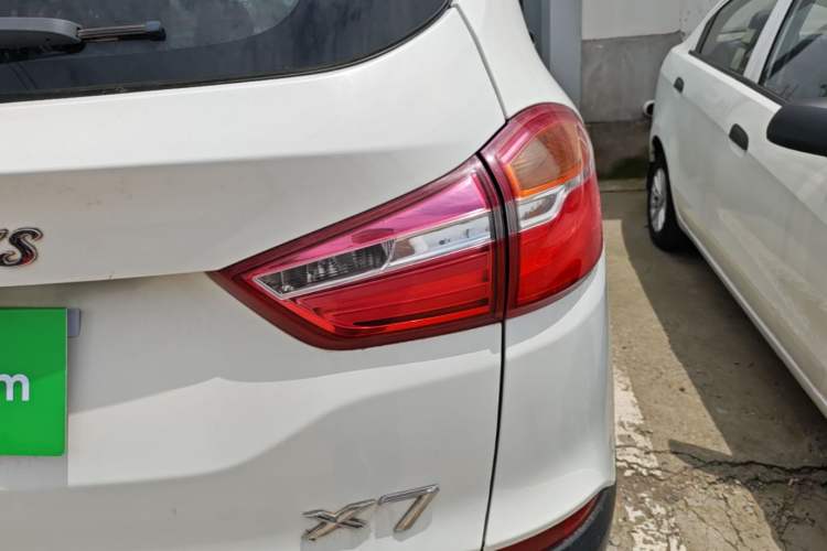Used SWM X7 2020 2.0L Manual Comfort Version 7 Seats Right Rear Taillight