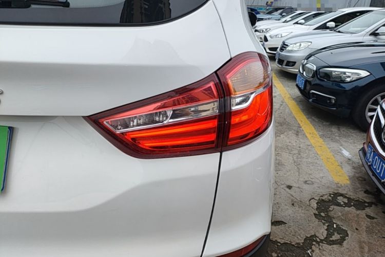 Used SWM X7 2020 2.0L Manual Elite Version 7 Seats Right Rear Taillight
