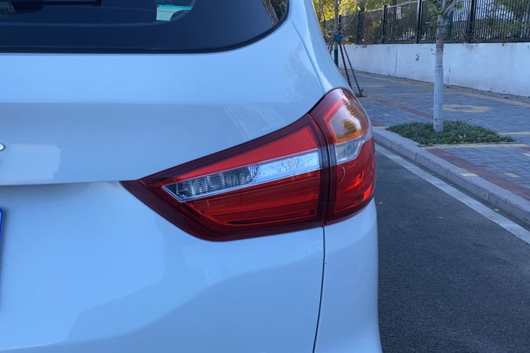 Used SWM X7 2020 2.0L Manual Elite Version 7 Seats Right Rear Taillight