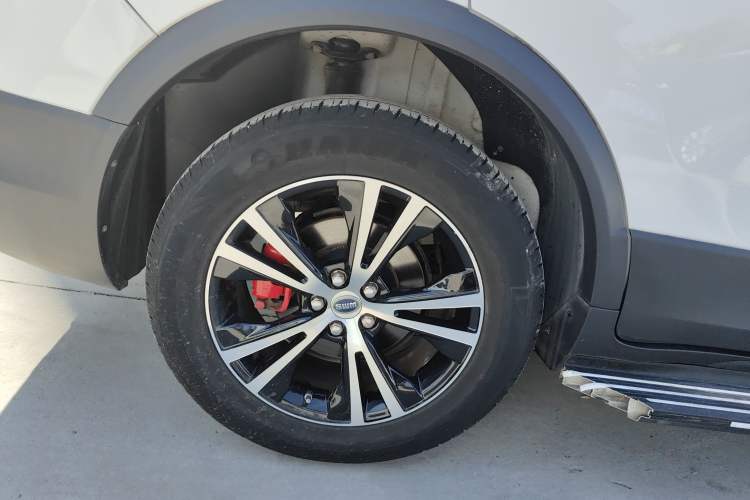 Used SWM X7 2020 2.0L Manual Comfort Version 7 Seats Right Rear Wheel Hub