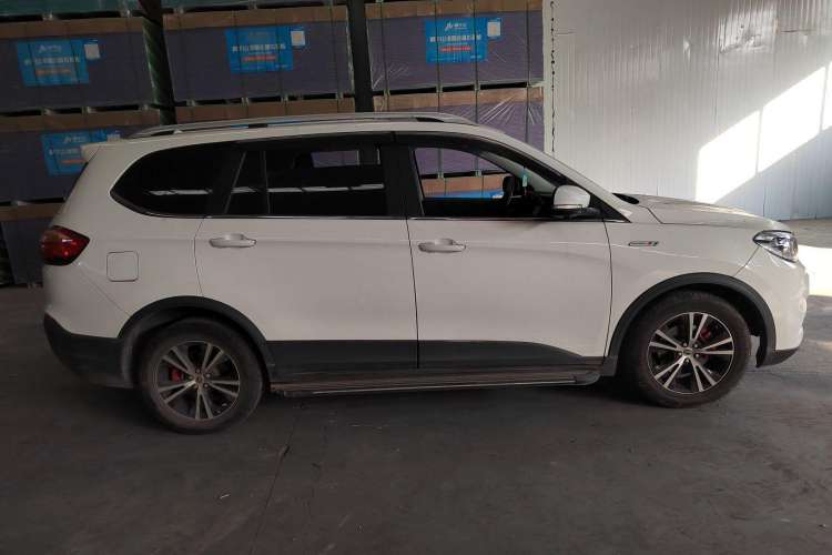 Used SWM X7 2020 2.0L Manual Comfort Version 7 Seats Right Side