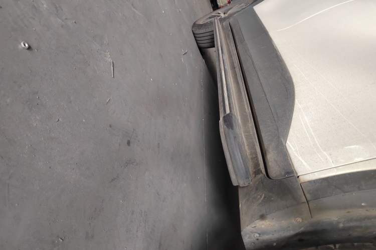 Used SWM X7 2020 2.0L Manual Comfort Version 7 Seats Right Side Sill