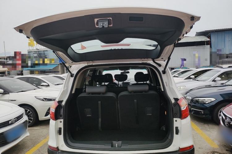 Used SWM X7 2020 2.0L Manual Elite Version 7 Seats Trunk