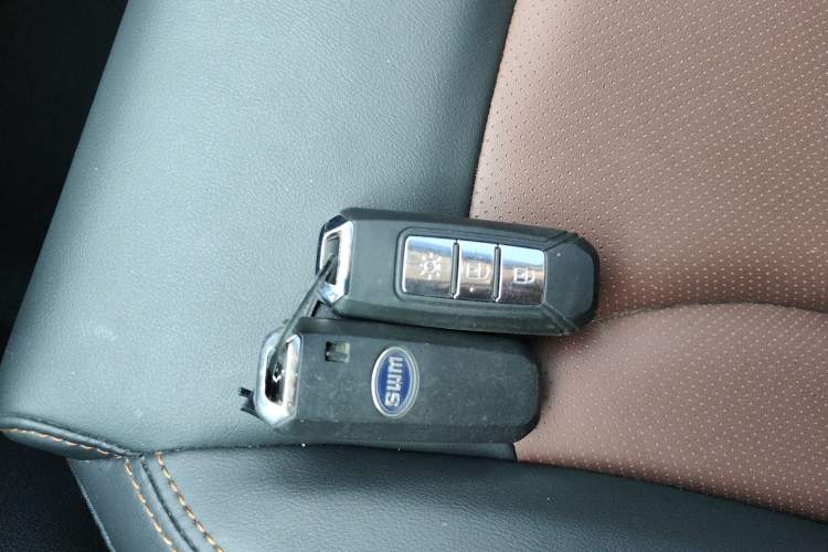 Used SWM X7 2020 2.0L Manual Comfort Version 7 Seats Vehicle Key