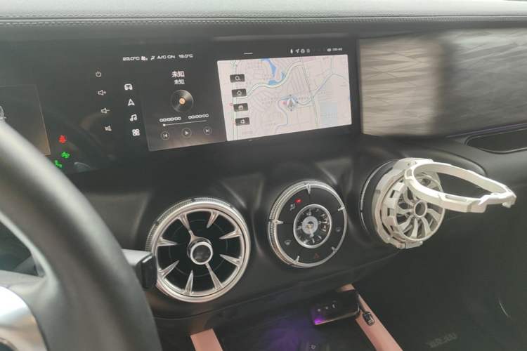 Used Tank 300 2021 City Edition 2.0T—Truly Stylish Audio And AC Panel
