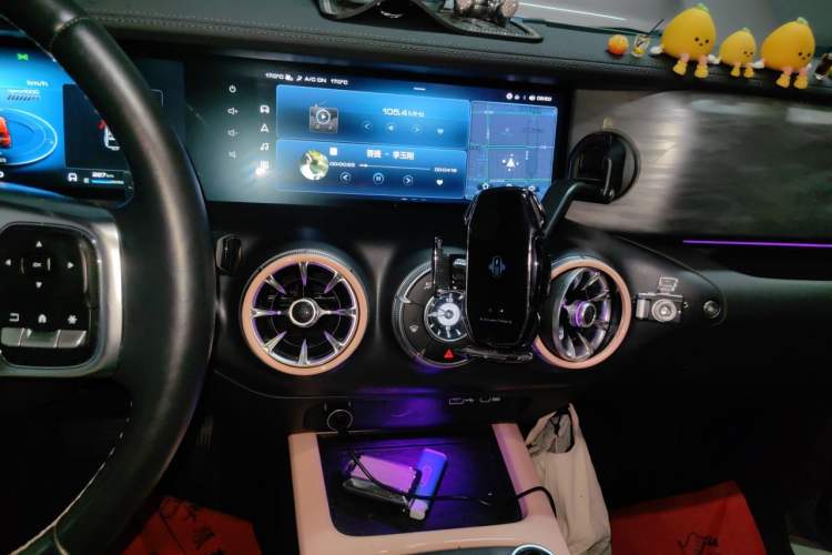Used Tank 300 2021 City Edition 2.0T—Truly Stylish Audio And AC Panel