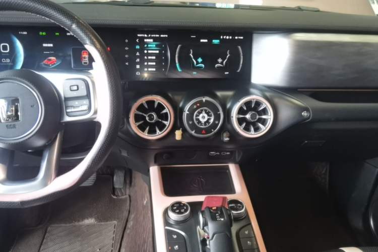 Used Tank 300 2021 City Edition 2.0T—Truly Stylish Audio And AC Panel