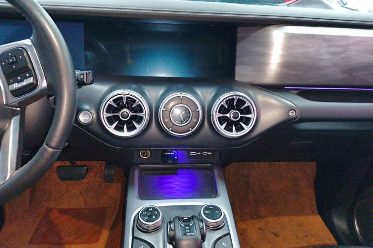 Used Tank 300 2021 Off-Road Edition 2.0T Conqueror Audio And AC Panel