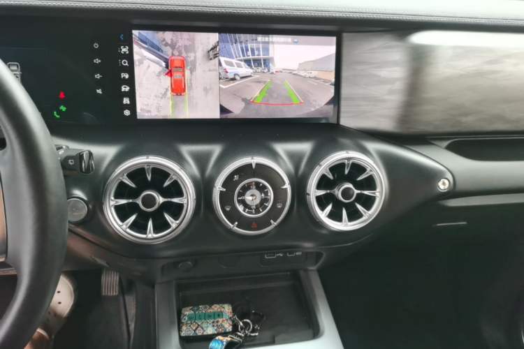 Used Tank 300 2021 City Edition 2.0T—Truly Stylish Audio And AC Panel