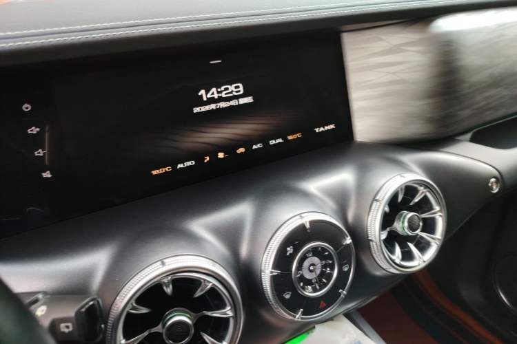 Used Tank 300 2021 Off-Road Edition 2.0T Conqueror Audio And AC Panel
