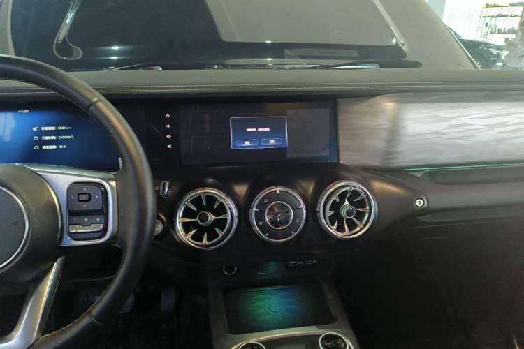 Used Tank 300 2021 City Edition 2.0T—Truly Stylish Audio And AC Panel