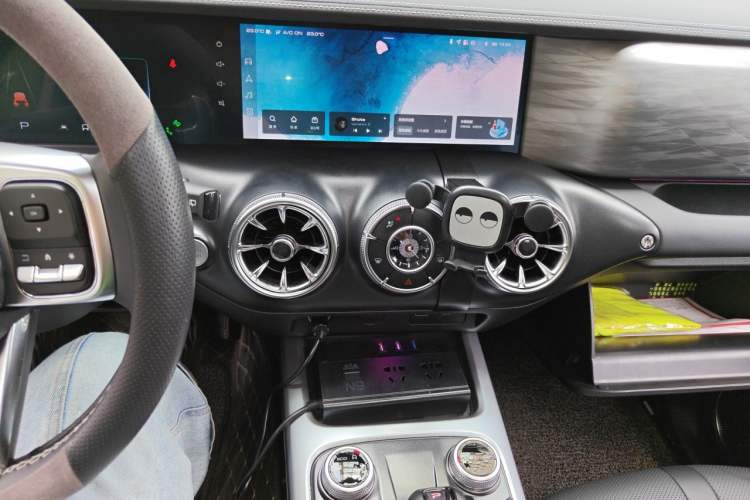 Used Tank 300 2021 City Edition 2.0T—Truly Stylish Audio And AC Panel