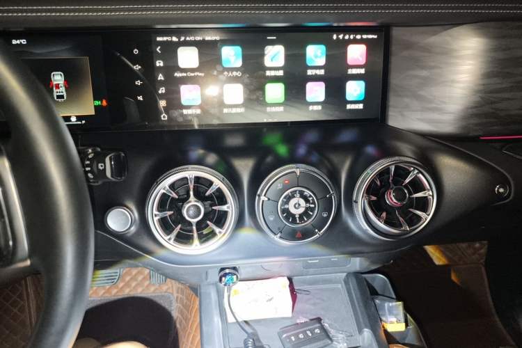 Used Tank 300 2021 Off-Road Edition 2.0T Conqueror Audio And AC Panel