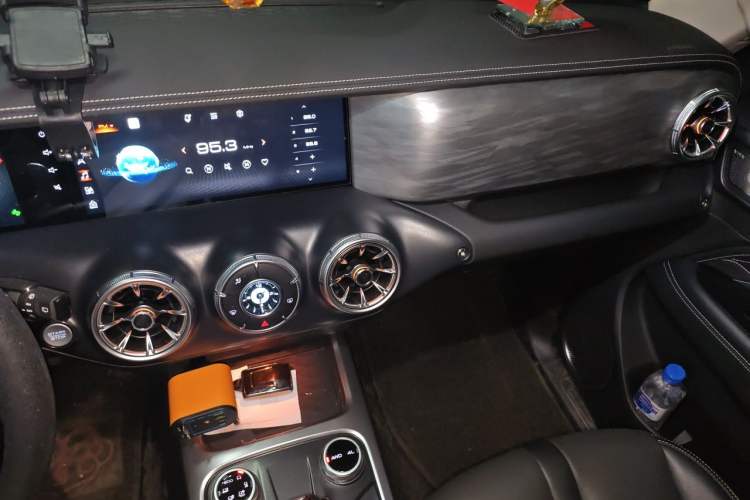 Used Tank 300 2021 City Edition 2.0T—Truly Stylish Audio And AC Panel