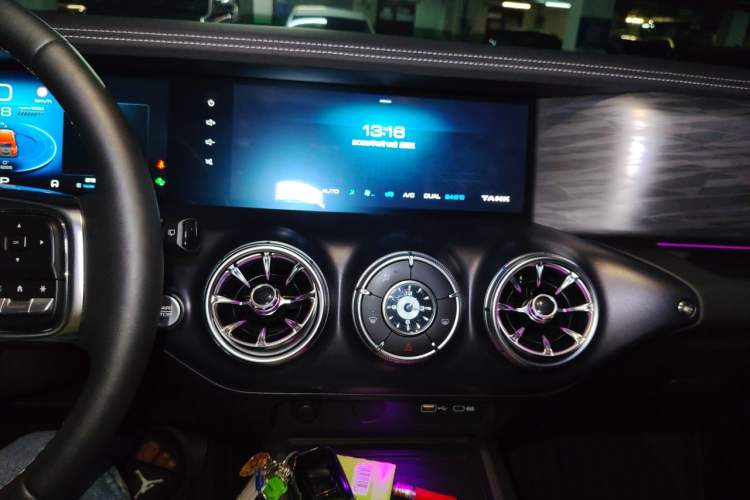 Used Tank 300 2021 City Edition 2.0T—Truly Stylish Audio And AC Panel