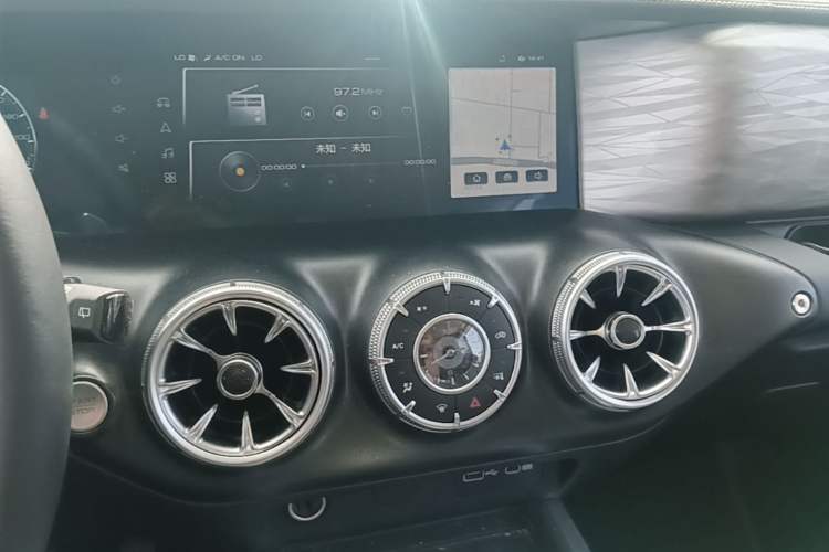 Used Tank 300 2021 Off-Road Edition 2.0T Conqueror Audio And AC Panel