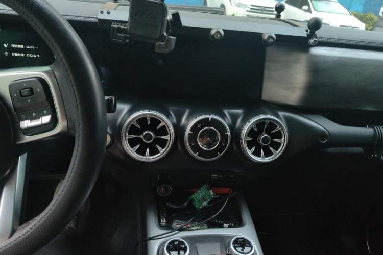 Used Tank 300 2021 Off-Road Edition 2.0T Challenger Audio And AC Panel