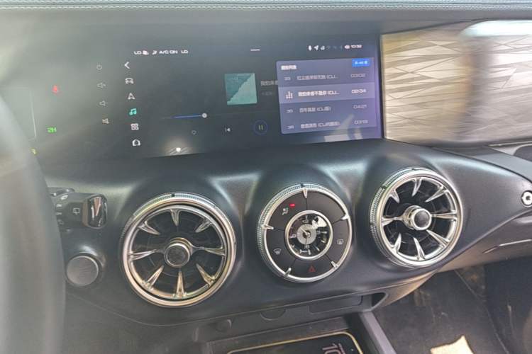 Used Tank 300 2021 Off-Road Edition 2.0T Challenger Audio And AC Panel