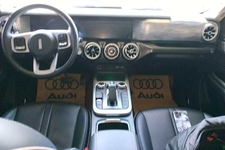 Used Tank 300 2021 Off-Road Edition 2.0T Conqueror Audio And AC Panel