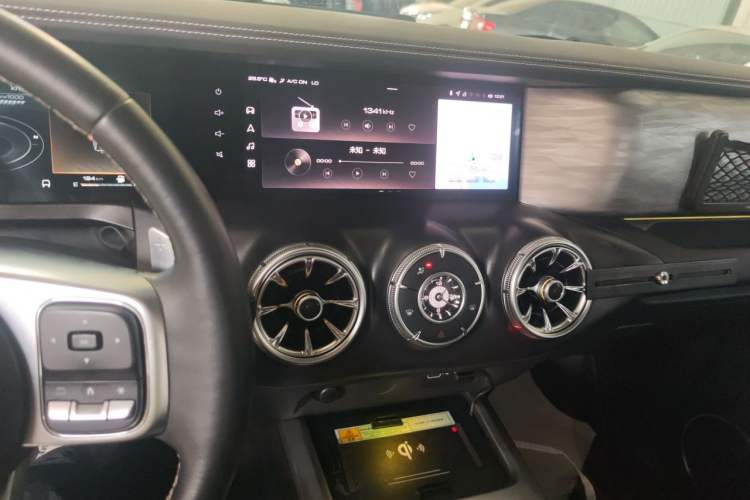 Used Tank 300 2021 Off-Road Edition 2.0T Conqueror Audio And AC Panel