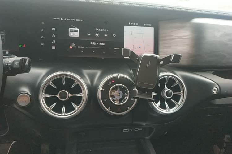 Used Tank 300 2021 Off-Road Edition 2.0T Conqueror Audio And AC Panel