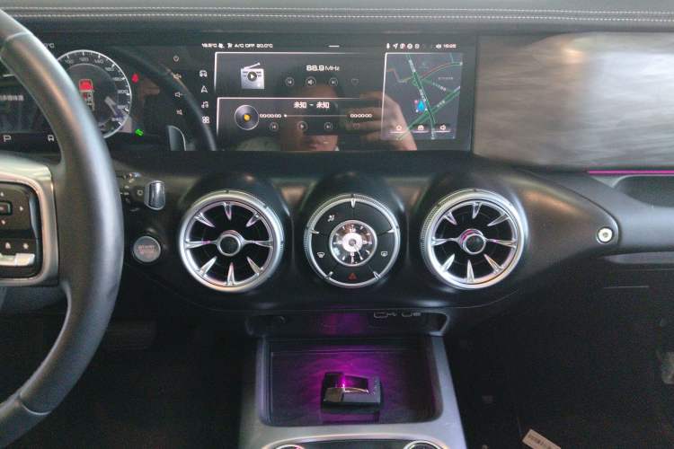 Used Tank 300 2021 City Edition 2.0T—Truly Stylish Audio And AC Panel