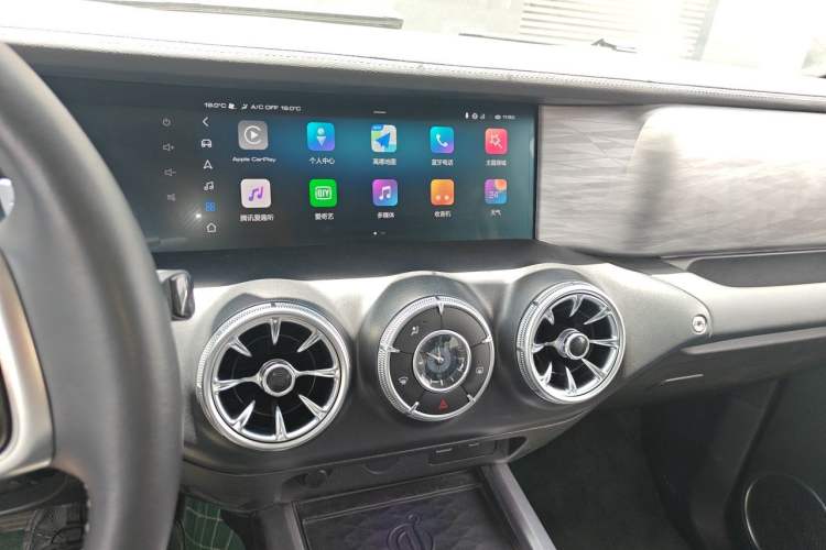 Used Tank 300 2021 City Edition 2.0T—Truly Stylish Audio And AC Panel
