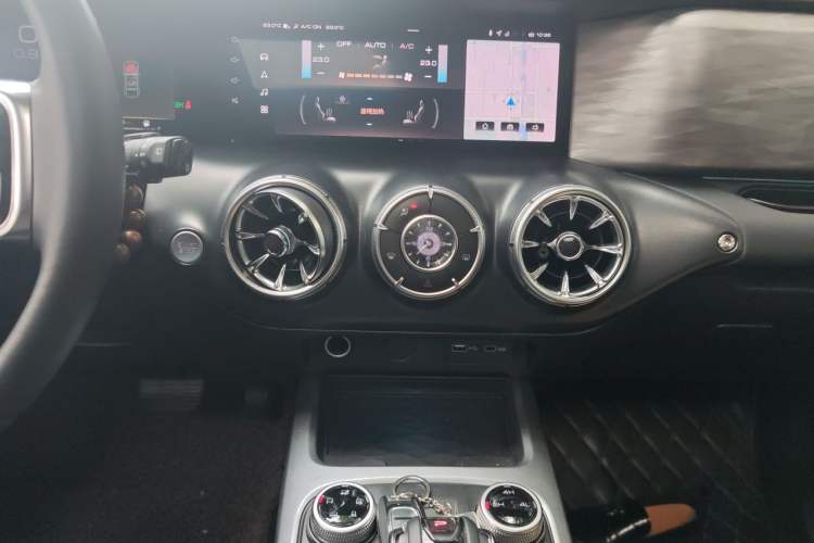 Used Tank 300 2021 Off-Road Edition 2.0T Conqueror Audio And AC Panel
