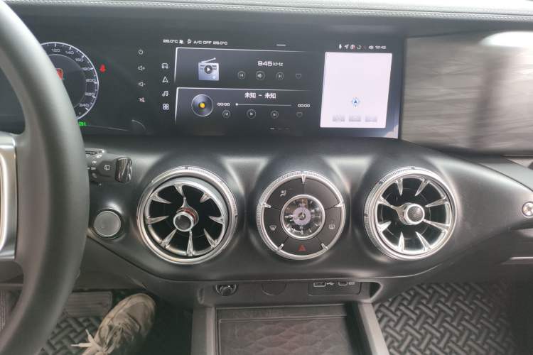 Used Tank 300 2021 Off-Road Edition 2.0T Challenger Audio And AC Panel