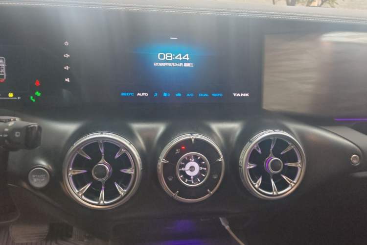 Used Tank 300 2021 City Edition 2.0T Essential Model Audio And AC Panel