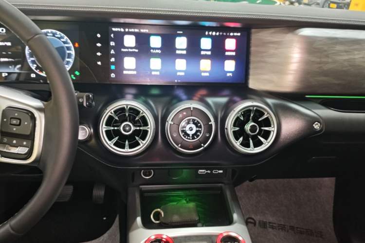 Used Tank 300 2021 City Edition 2.0T—Truly Stylish Audio And AC Panel