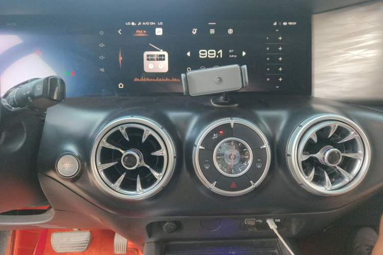 Used Tank 300 2021 Off-Road Edition 2.0T Conqueror Audio And AC Panel