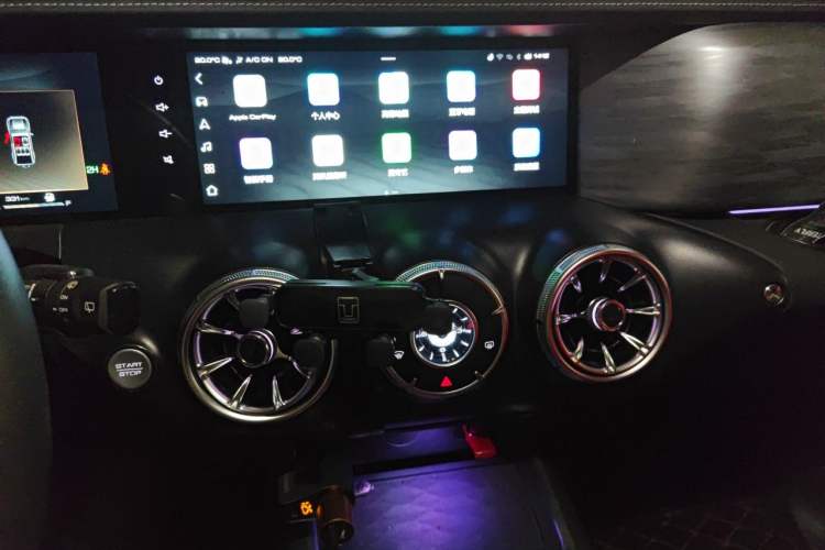 Used Tank 300 2021 Off-Road Edition 2.0T Challenger Audio And AC Panel