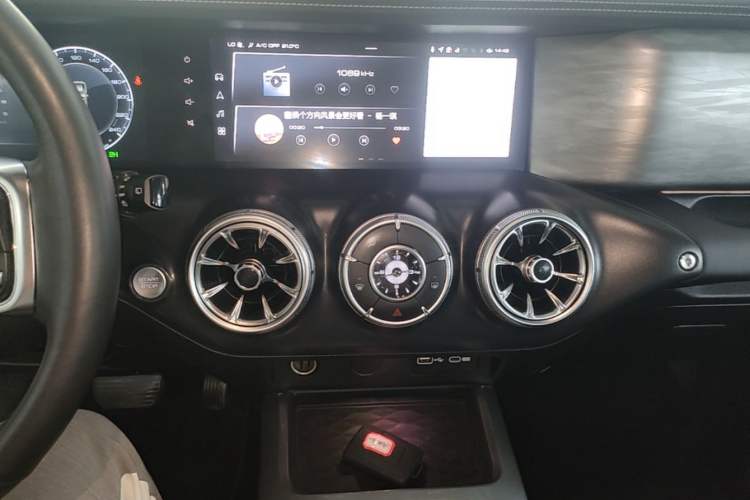 Used Tank 300 2021 Off-Road Edition 2.0T Conqueror Audio And AC Panel