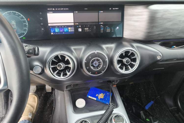 Used Tank 300 2021 Off-Road Edition 2.0T Conqueror Audio And AC Panel