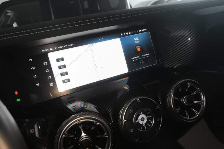 Used Tank 300 2021 City Edition 2.0T—Truly Stylish Audio And AC Panel