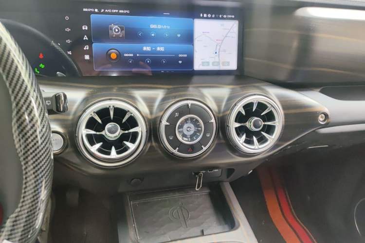 Used Tank 300 2021 City Edition 2.0T Essential Model Audio And AC Panel