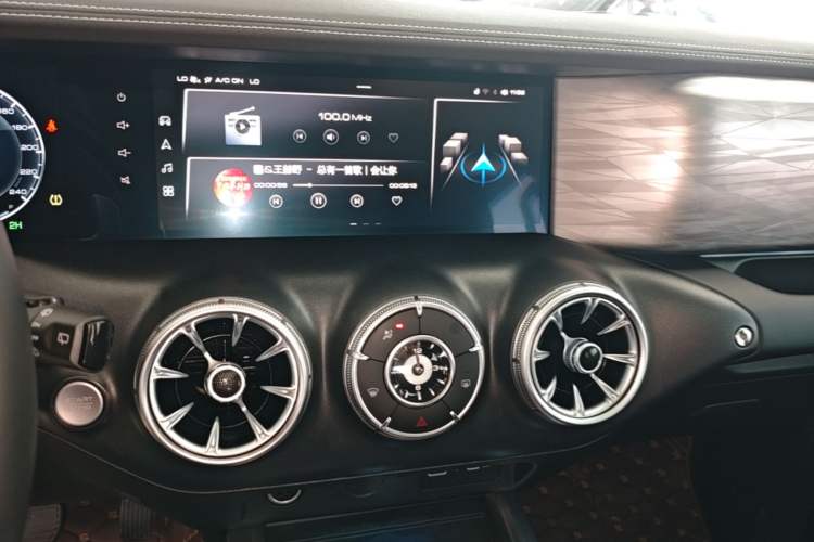 Used Tank 300 2021 Off-Road Edition 2.0T Challenger Audio And AC Panel