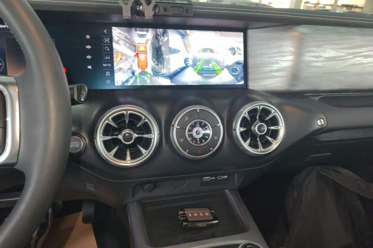 Used Tank 300 2021 Off-Road Edition 2.0T Conqueror Audio And AC Panel