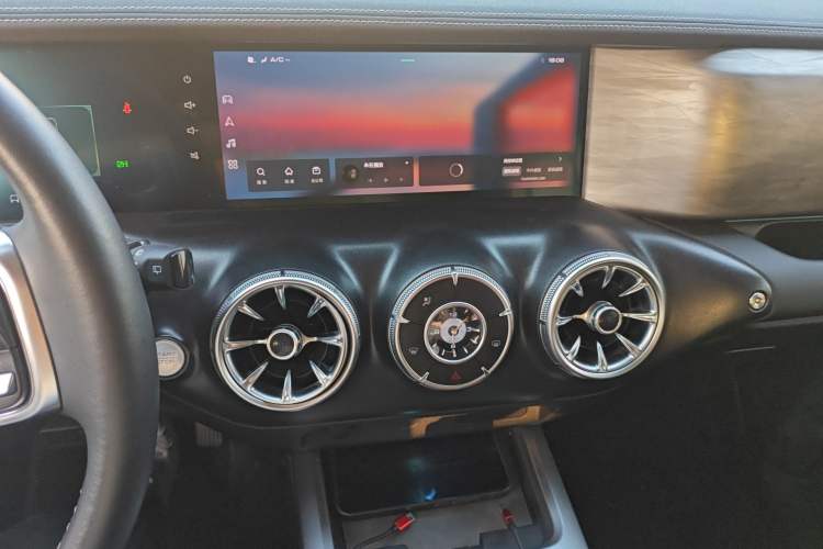 Used Tank 300 2021 Off-Road Edition 2.0T Conqueror Audio And AC Panel