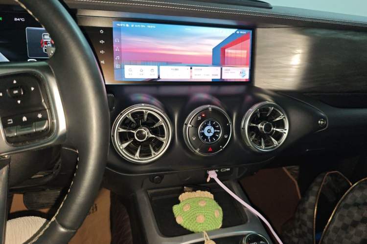 Used Tank 300 2021 City Edition 2.0T—Truly Stylish Audio And AC Panel