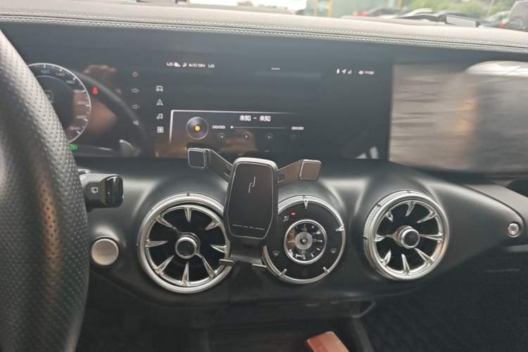 Used Tank 300 2021 Off-Road Edition 2.0T Conqueror Audio And AC Panel