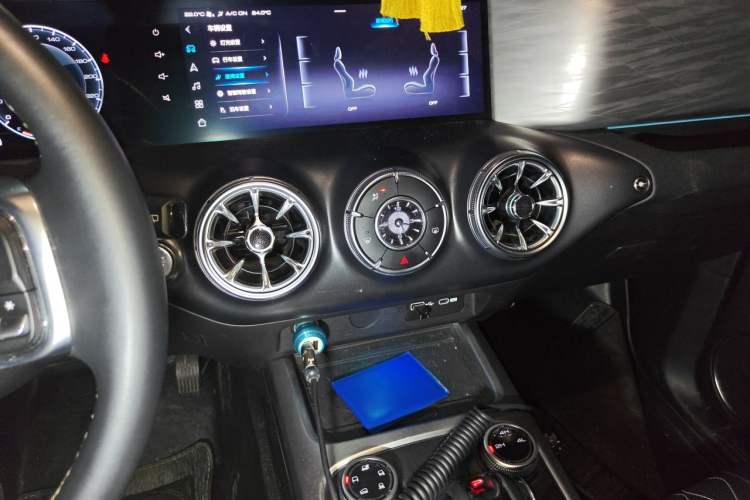 Used Tank 300 2021 Off-Road Edition 2.0T Challenger Audio And AC Panel