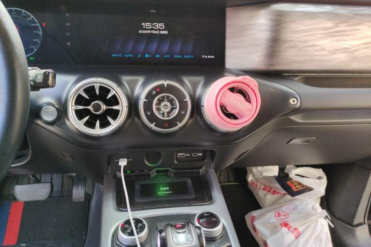 Used Tank 300 2021 Off-Road Edition 2.0T Conqueror Audio And AC Panel