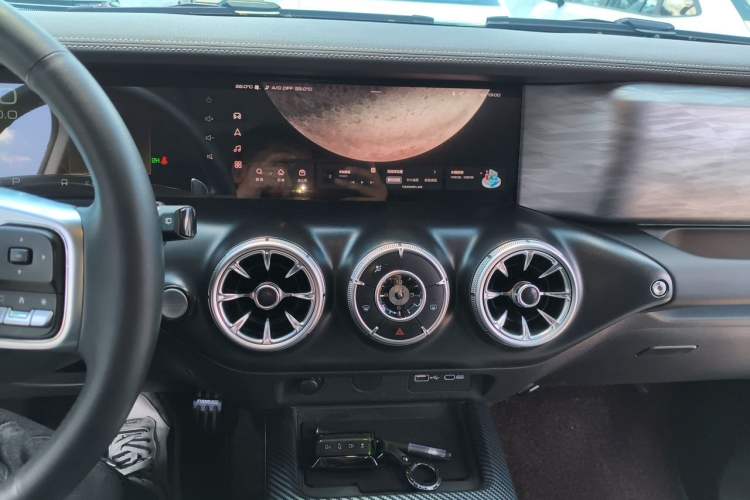 Used Tank 300 2021 Off-Road Edition 2.0T Conqueror Audio And AC Panel